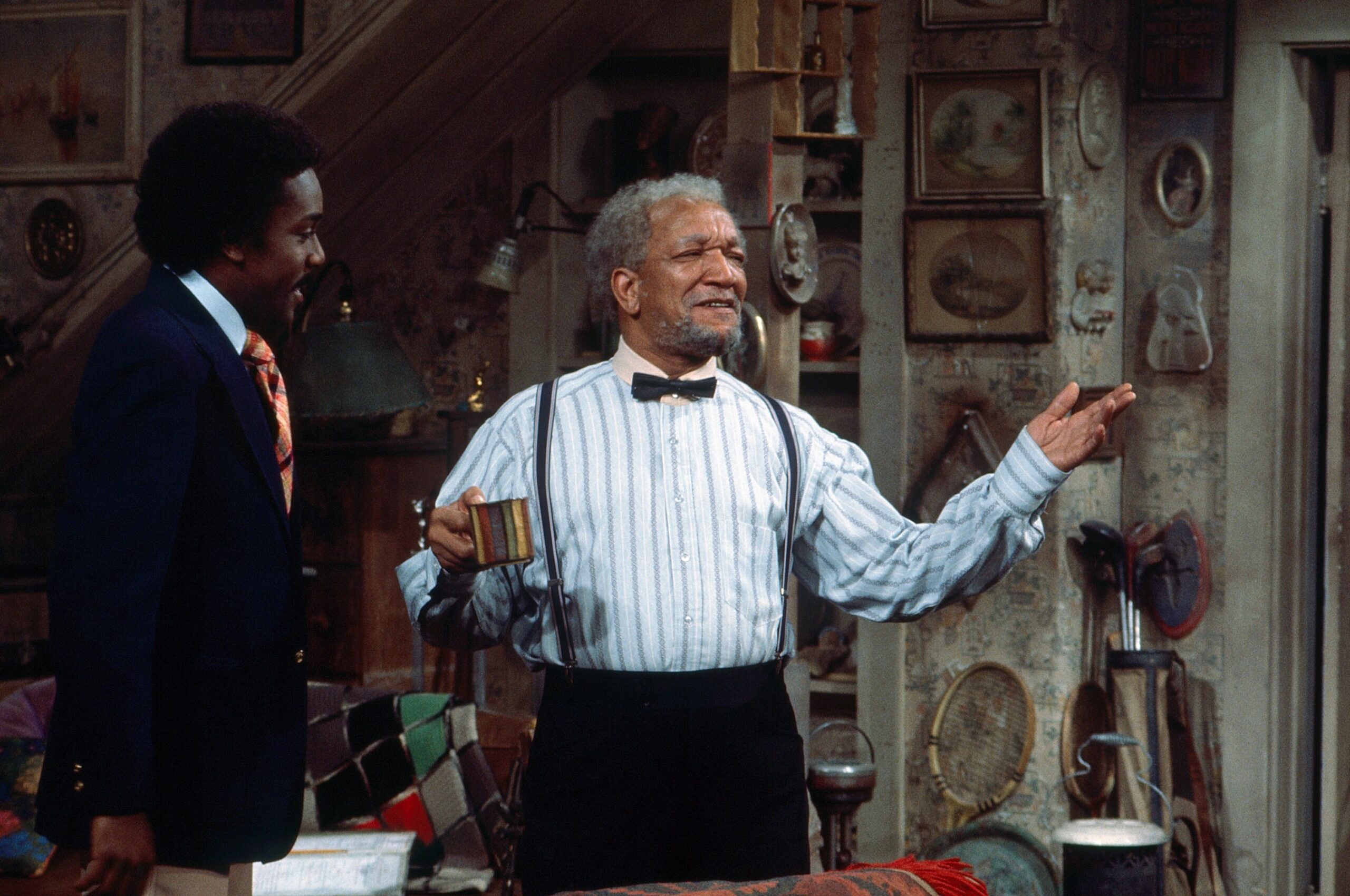 SANFORD AND SON, from left: Demond Wilson, Redd Foxx, 'The Engagement Man Always Rings Twice', (Season 5 | Episode 20, aired 20 February 1976), 1972-77. ph: Gene Trindl/TV Guide/courtesy Everett Collection