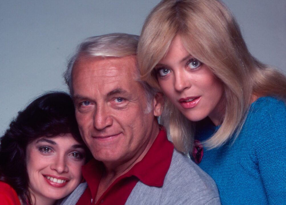TOO CLOSE FOR COMFORT, Deborah Van Valkenburgh, Ted Knight, Lydia Cornell, 1980-85. ph: Jim Britt / TV Guide / courtesy Everett Collection