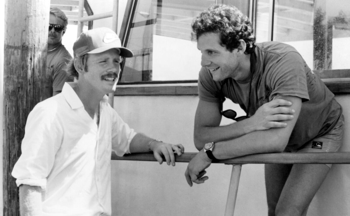COCOON, Director Ron Howard, Steve Guttenberg on set, 1985,