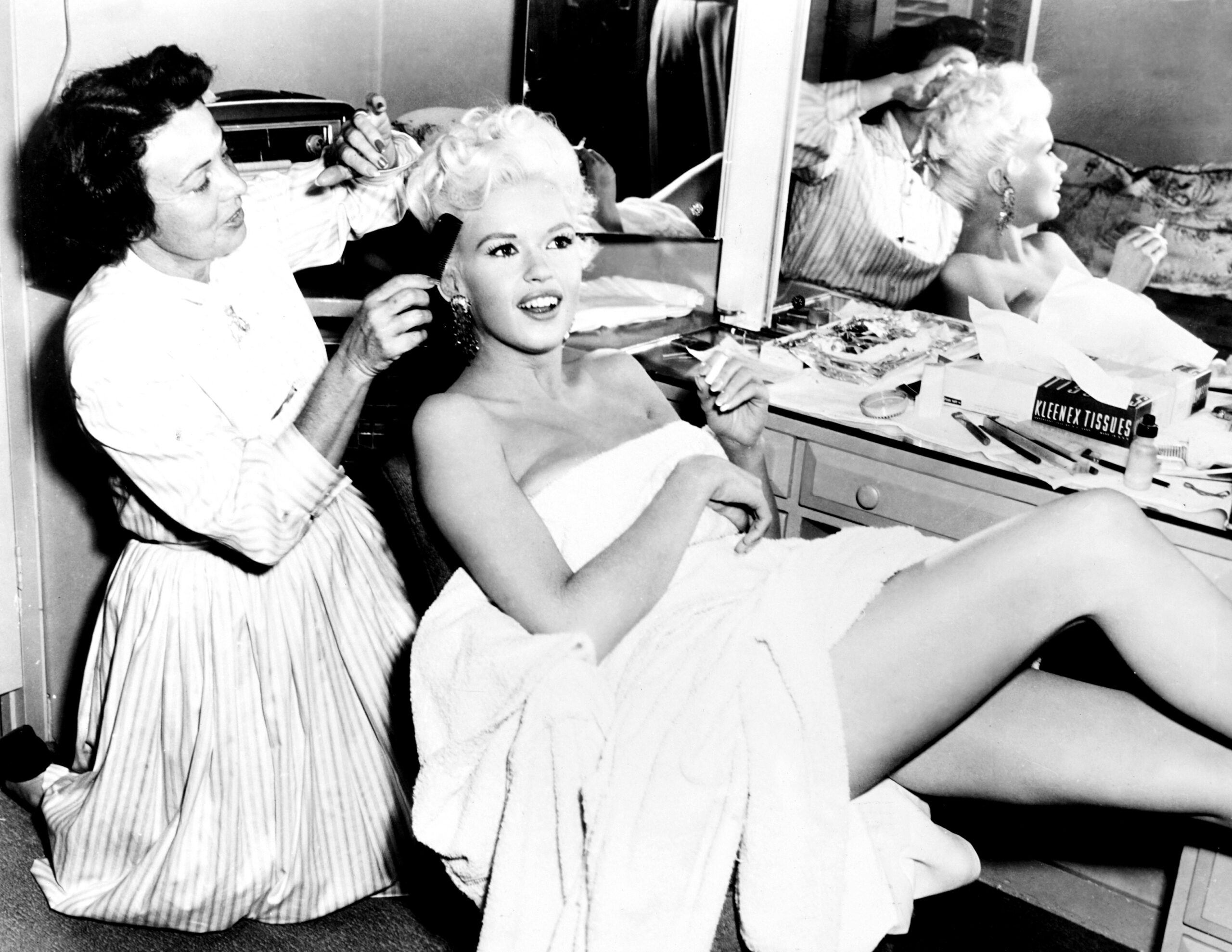 WILL SUCCESS SPOIL ROCK HUNTER?, Jayne Mansfield, having her hair done by Helen Turpin, on-set, 1957,