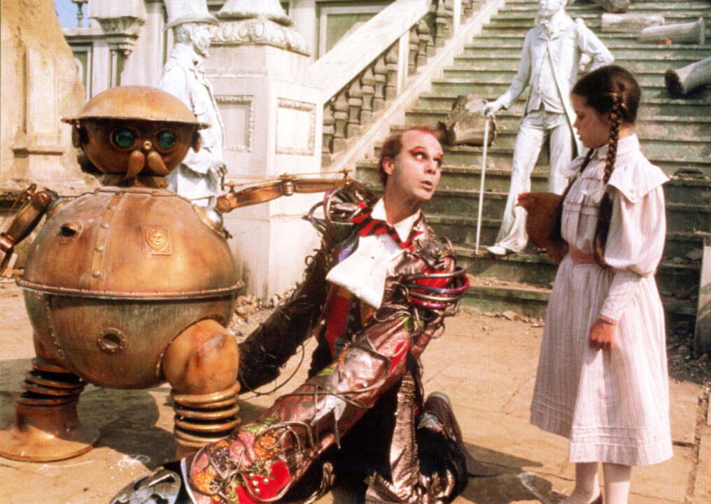 RETURN TO OZ, Pons Maar (center), Fairuza Balk (right), 1985