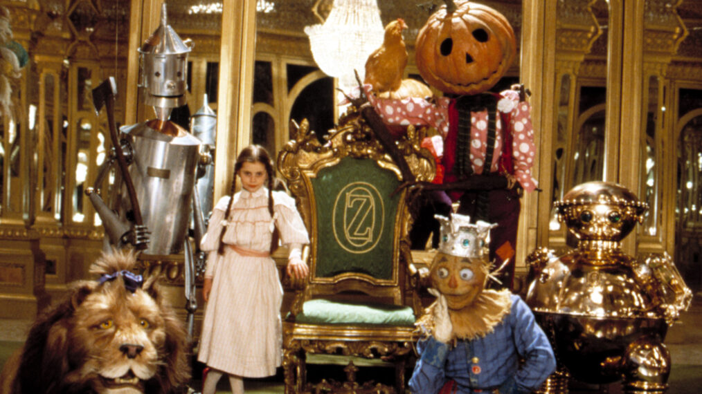 RETURN TO OZ, from left: Cowardly Lion, Tin Man, Dorothy (Fairuza Balk), Bellina the hen, Jack Pumpkinhead, Scarecrow & Tik Tok, 1985.