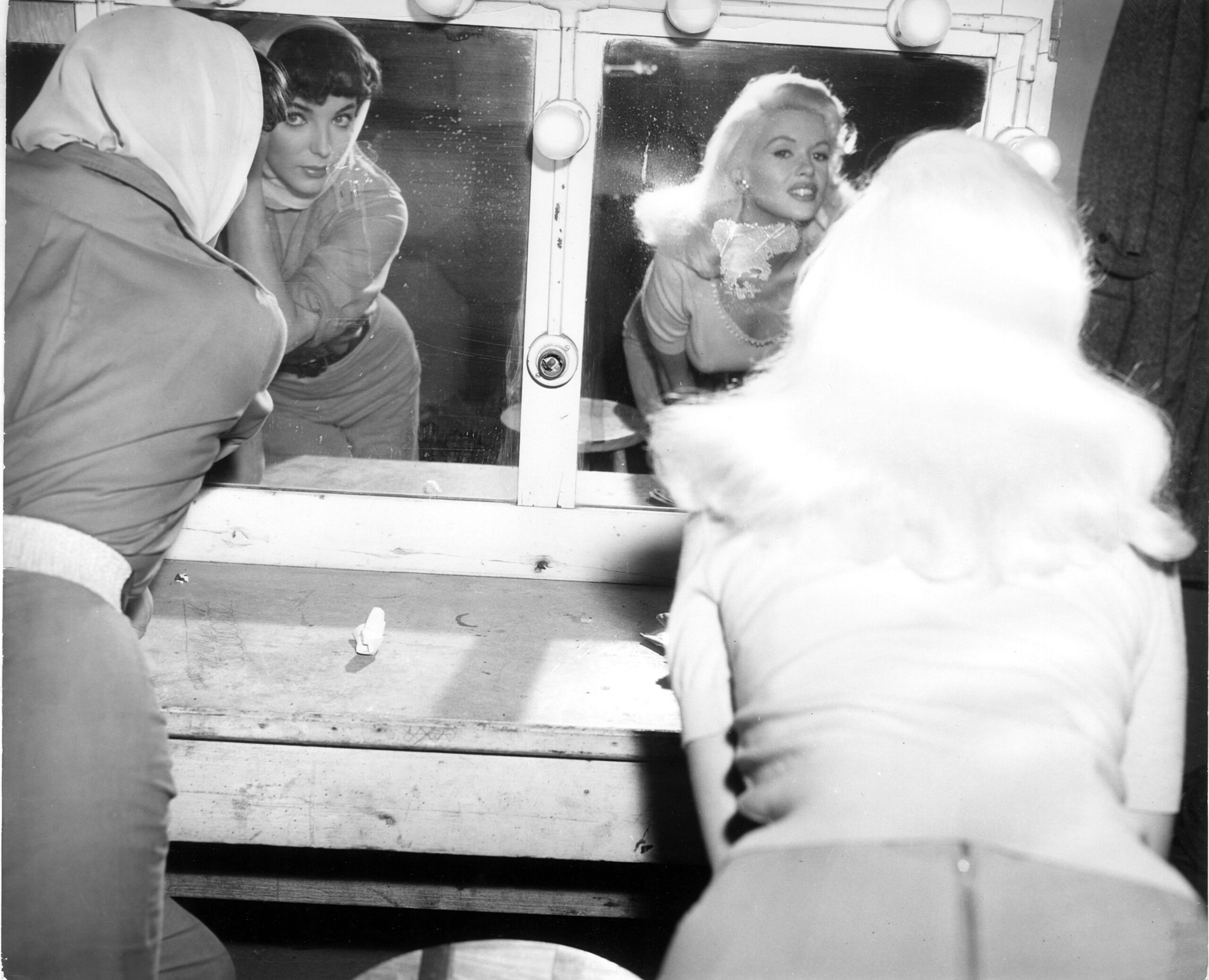 THE WAYWARD BUS, from left, Joan Collins, Jayne Mansfield, on-set, 1957,