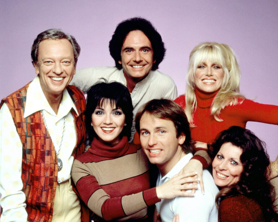 THREE'S COMPANY, from left: Don Knotts, Joyce DeWitt, Richard Kline, John Ritter, Suzanne Somers, Ann Wedgeworth, (Season 4), 1977-84.