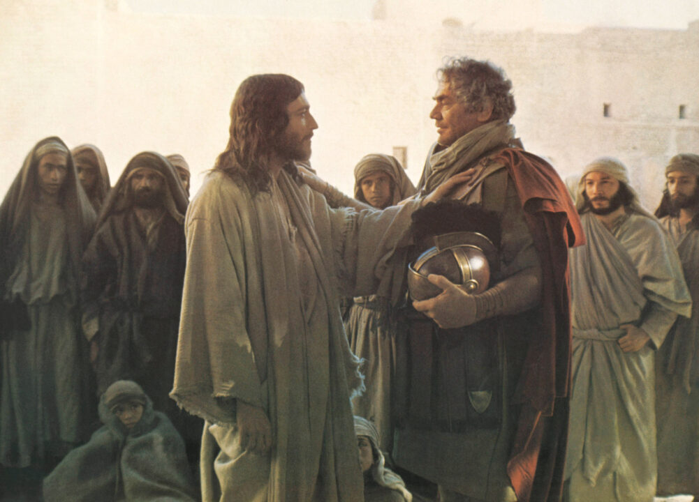 JESUS OF NAZARETH, from left: robert Powell as Jesus Christ, Ernest Borgnine, 1977