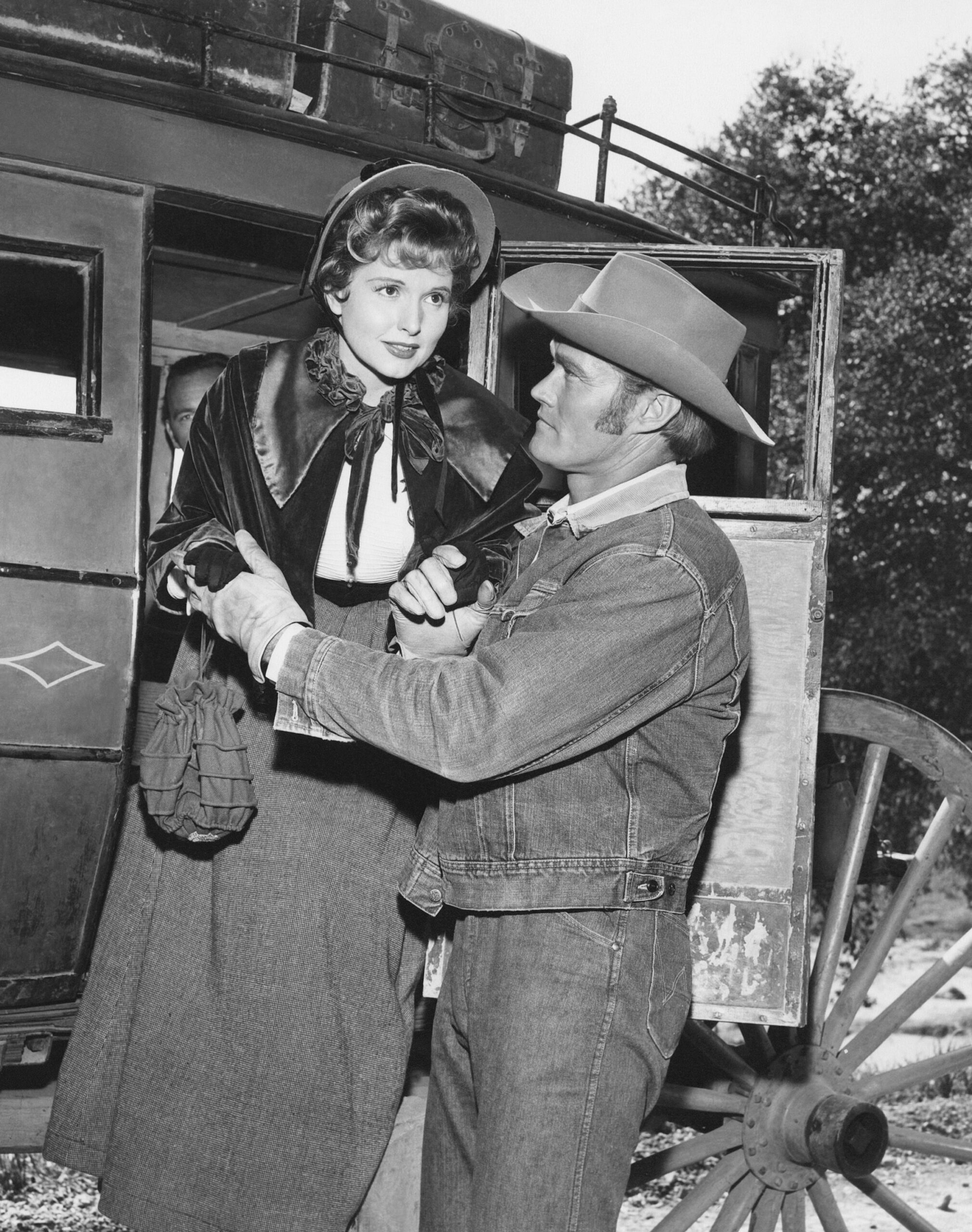 THE RIFLEMAN, from left: Patricia Barry, Chuck Connors, 'The Woman', (Season 1, episode 132, aired May 5, 1959), 1959-1960