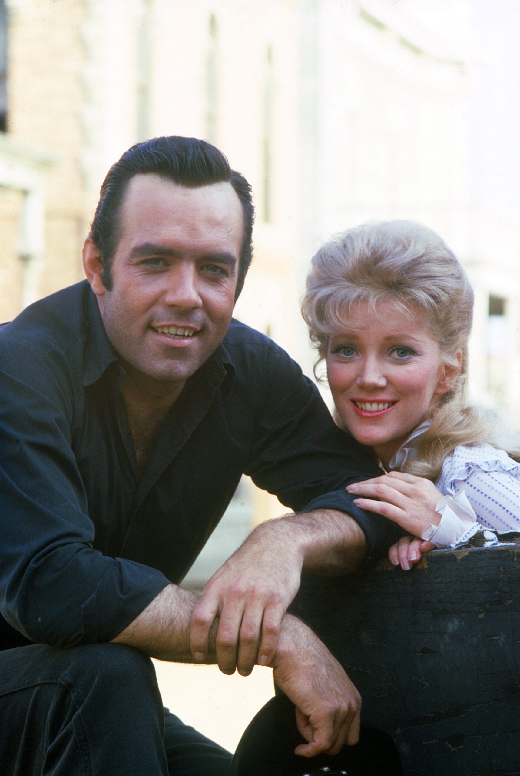 BONANZA, from left: Pernell Roberts, Kathie Browne, 1963, 1959-1973.