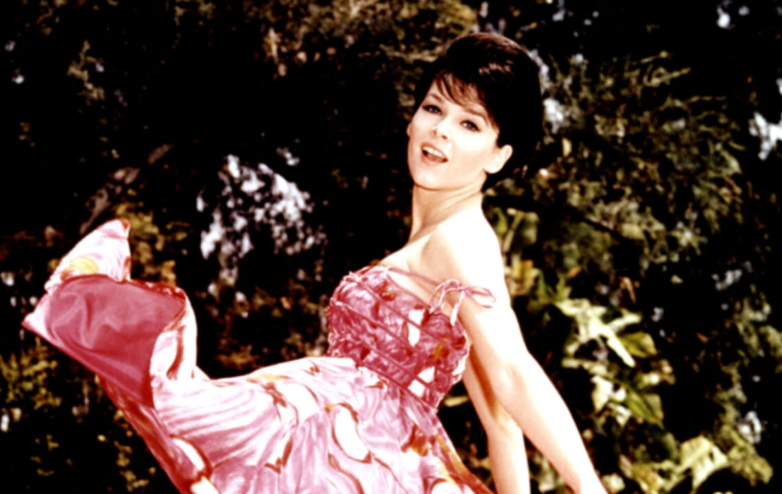 Yvonne Craig, 1960
