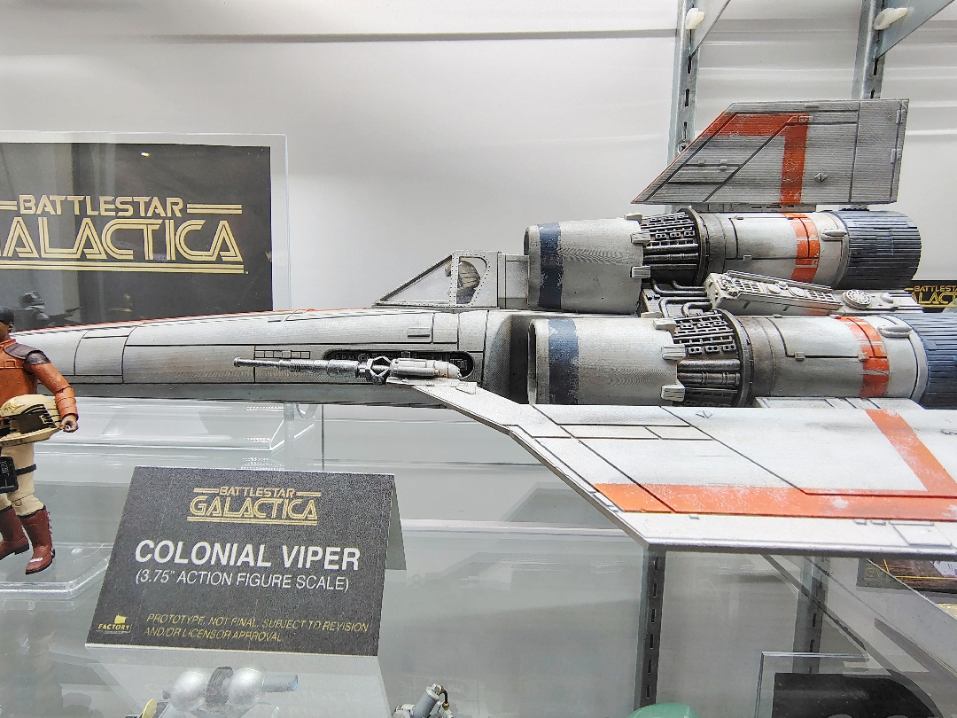 Battle Star Galactica Figures Comic Con