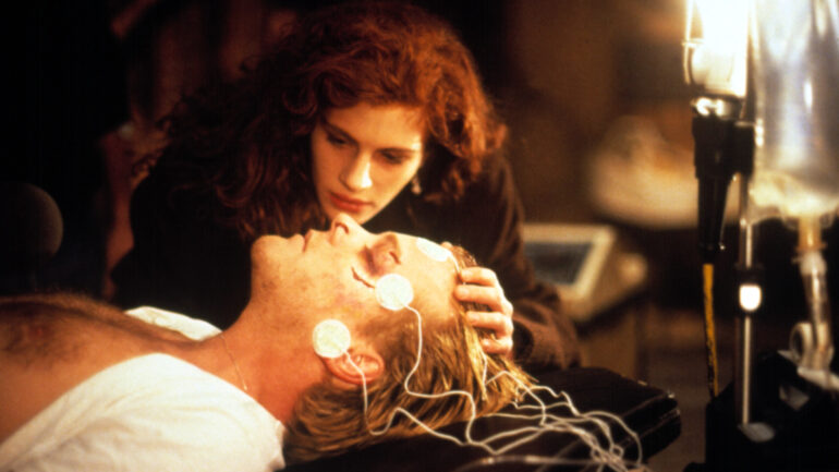 FLATLINERS, Julia Roberts, Kiefer Sutherland, 1990