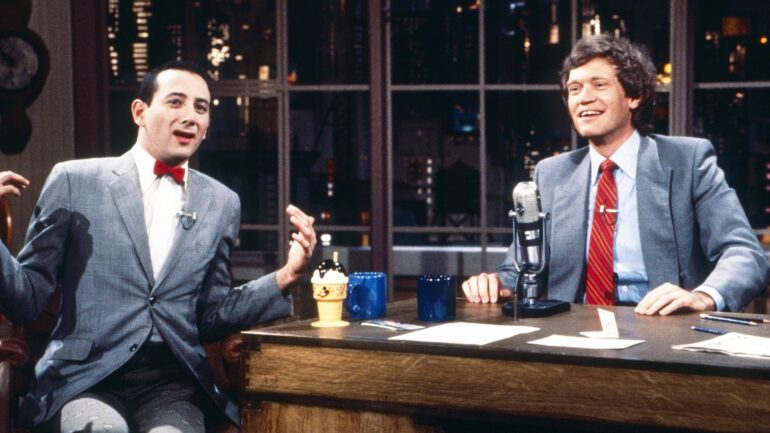 LATE NIGHT WITH DAVID LETTERMAN, from left: Paul Reubens (as Pee-wee Herman), David Letterman, (1983), 1982-1993./© NBC / Courtesy Everett Collection