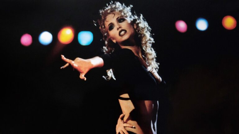 SHOWGIRLS, US lobbycard, Elizabeth Berkley, 1995. ©United Artists/courtesy Everett Collection