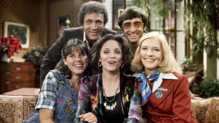 RHODA, clockwise from top left, David Groh, Ron Silver, Anne Meara, Valerie Harper, Julie Kavner, 1974-78 (1976 photo)