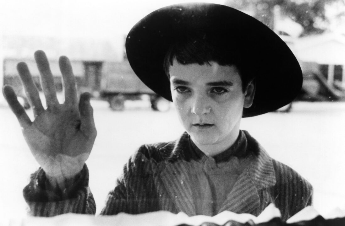 CHILDREN OF THE CORN, John Franklin, 1984.