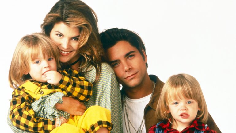 Lori Loughlin, John Stamos in 'Full House'