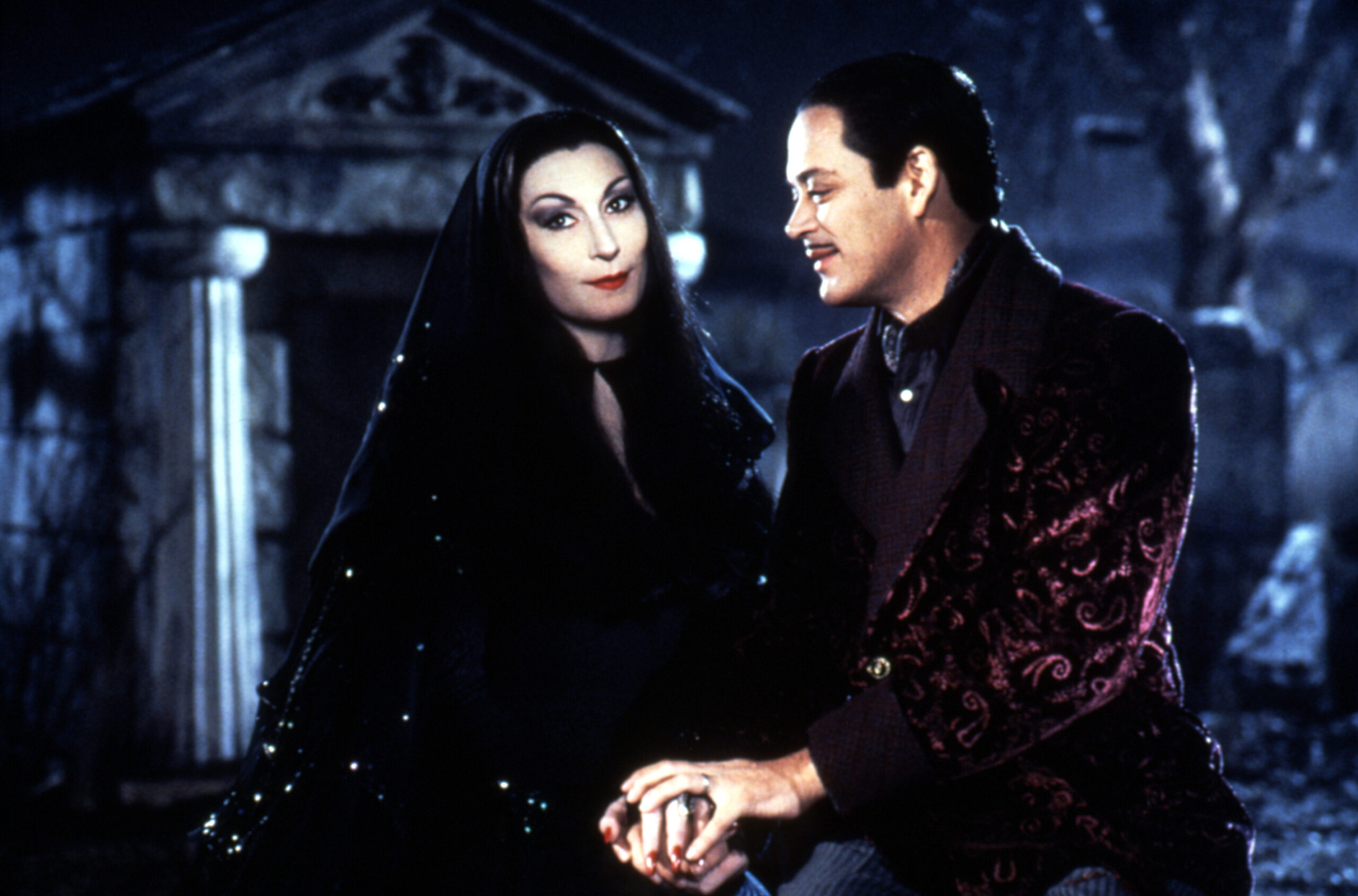 ADDAMS FAMILY VALUES, Anjelica Huston, Raul Julia, 1993.