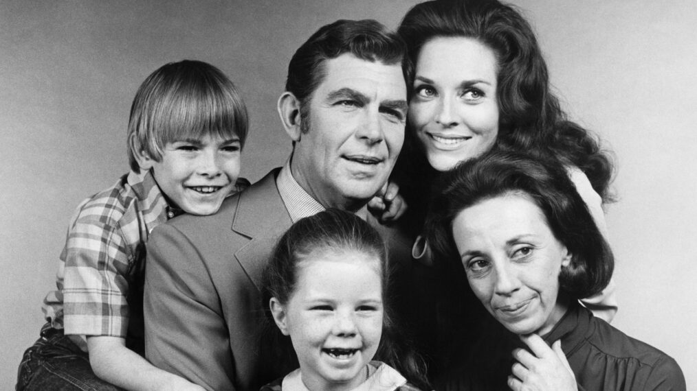 THE NEW ANDY GRIFFITH SHOW, top from left: Marty McCall, Andy Griffith, Lee Meriwether, bottom from left: Lori Rutherford, Ann Morgan Guilbert, 1971.