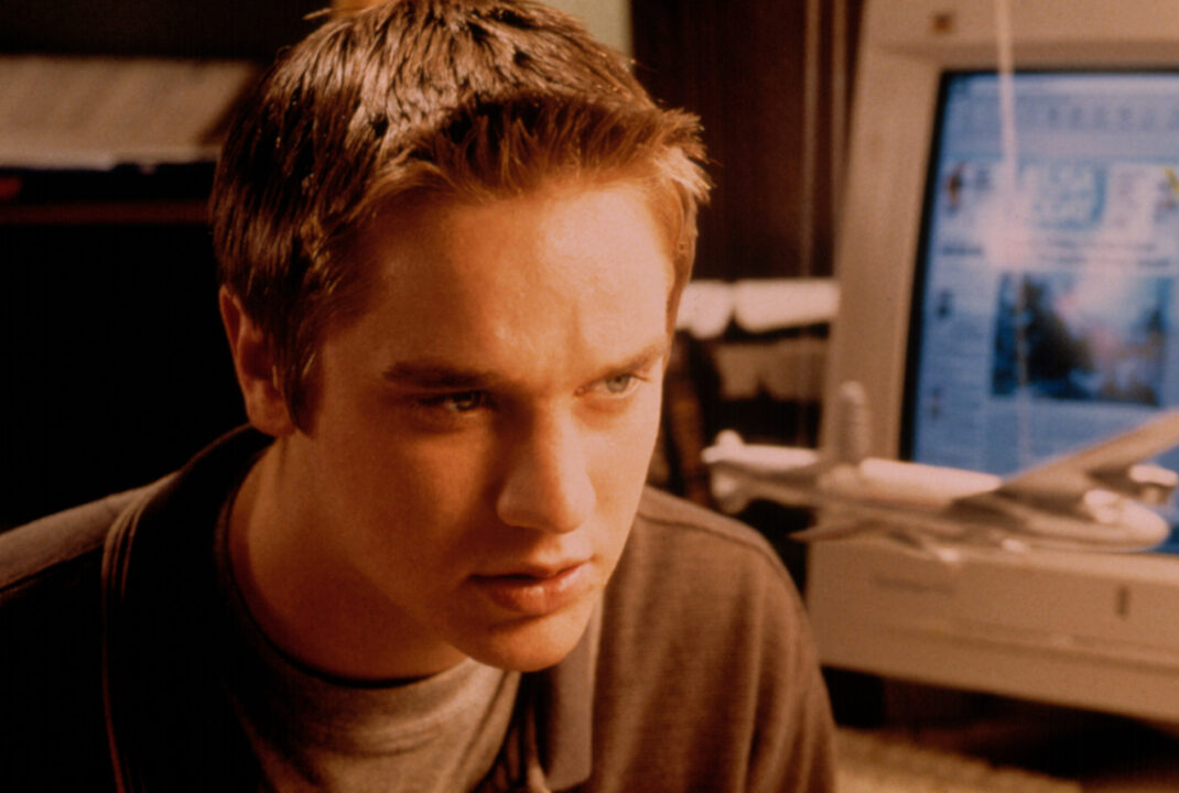 FINAL DESTINATION, Devon Sawa, 2000