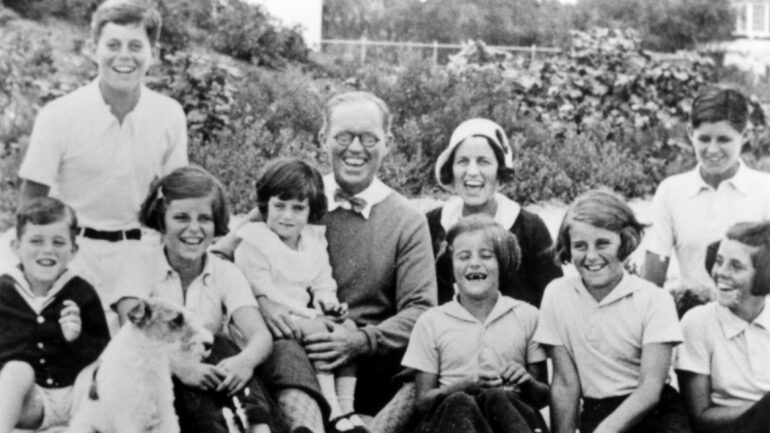Robert F.Kennedy, John F. Kennedy, Eunice Kennedy, Jean Ann Kennedy, Joseph P. Kennedy, Rose Kennedy, Patricia Kennedy, Kathleen Kennedy, Rosemary Kennedy, Joseph P.Kennedy Jr, 1931
