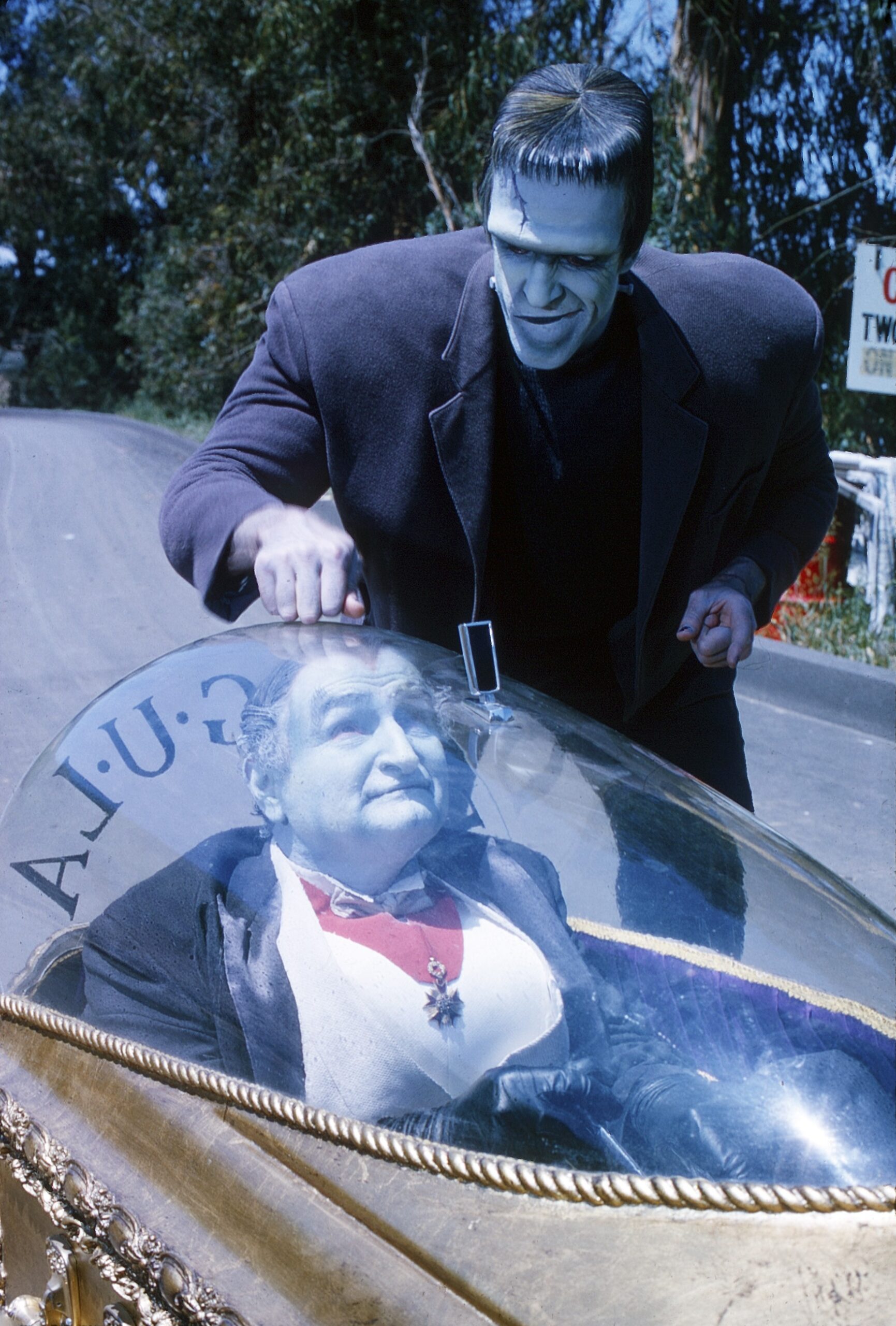 THE MUNSTERS, from left: Al Lewis, Fred Gwynne, 1964-66