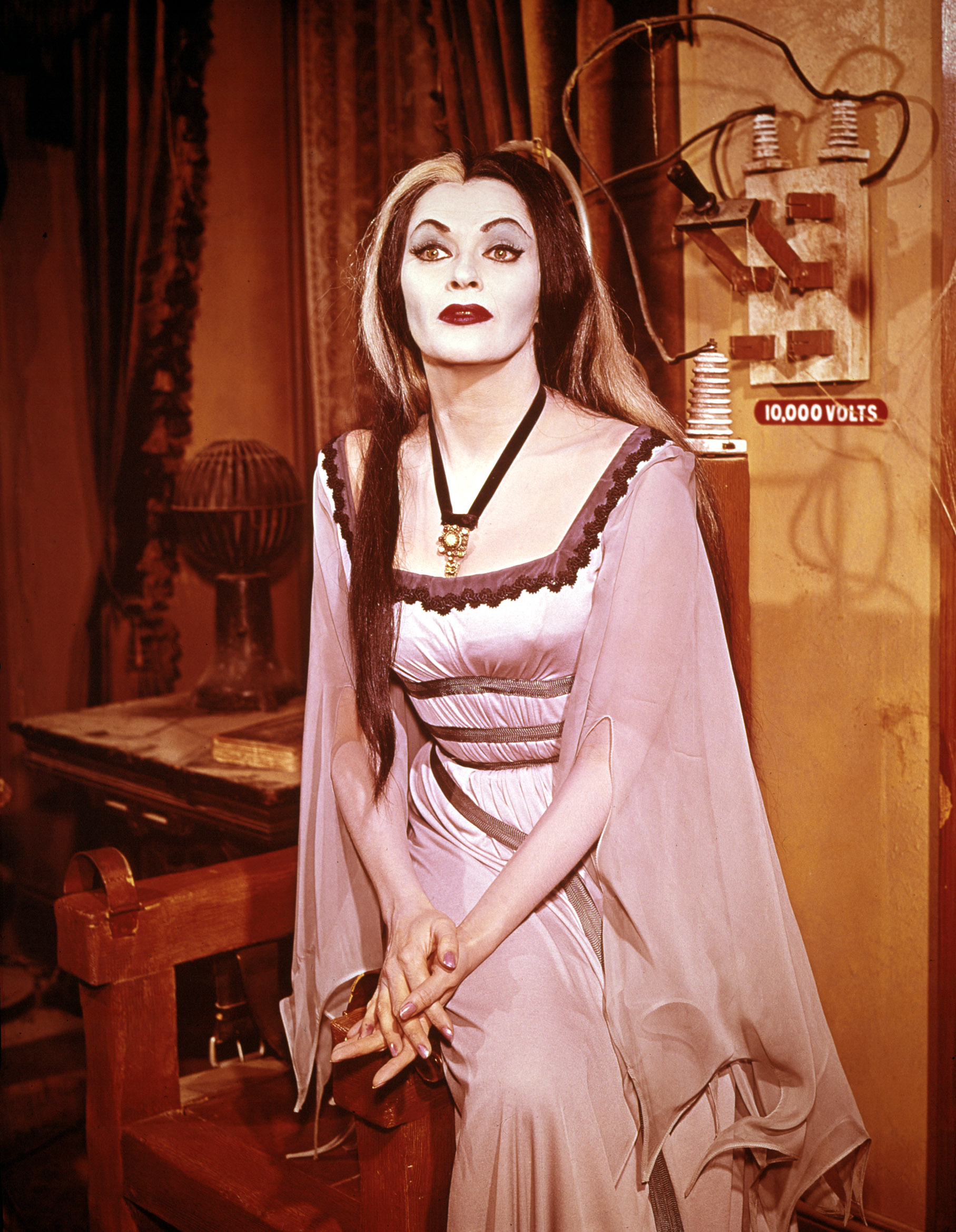 MUNSTERS, Yvonne De Carlo, 1964-1966