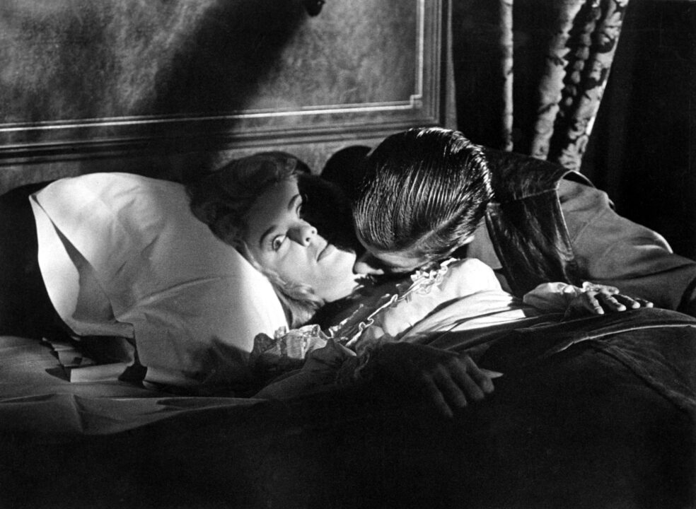 CURSE OF THE UNDEAD, Kathleen Crowley, 1959.