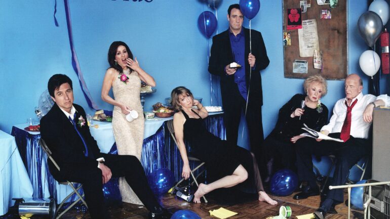 EVERYBODY LOVES RAYMOND, from left: Ray Romano, Patricia Heaton, Monica Horan, Brad Garrett, Doris Roberts, Peter Boyle, (2005), 1996-2005