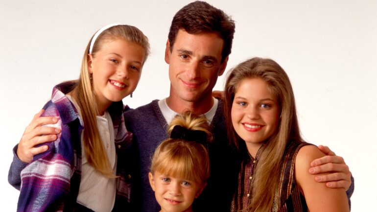 odie Sweetin, Bob Saget, Candace Cameron, Mary-Kate/Ashley Olsen in 'Full House'