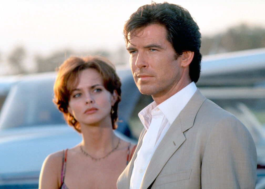 GOLDENEYE, Izabella Scorupco, Pierce Brosnan, 1995