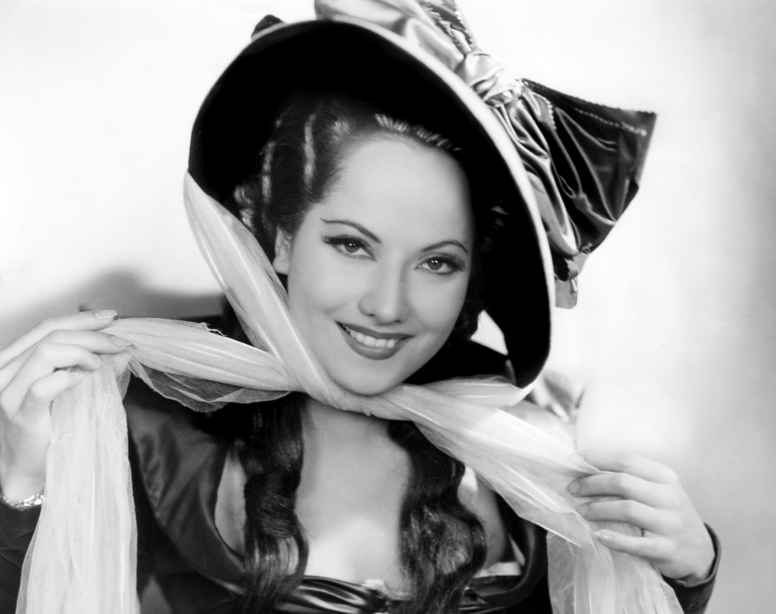 THE SCARLET PIMPERNEL, Merle Oberon, 1934