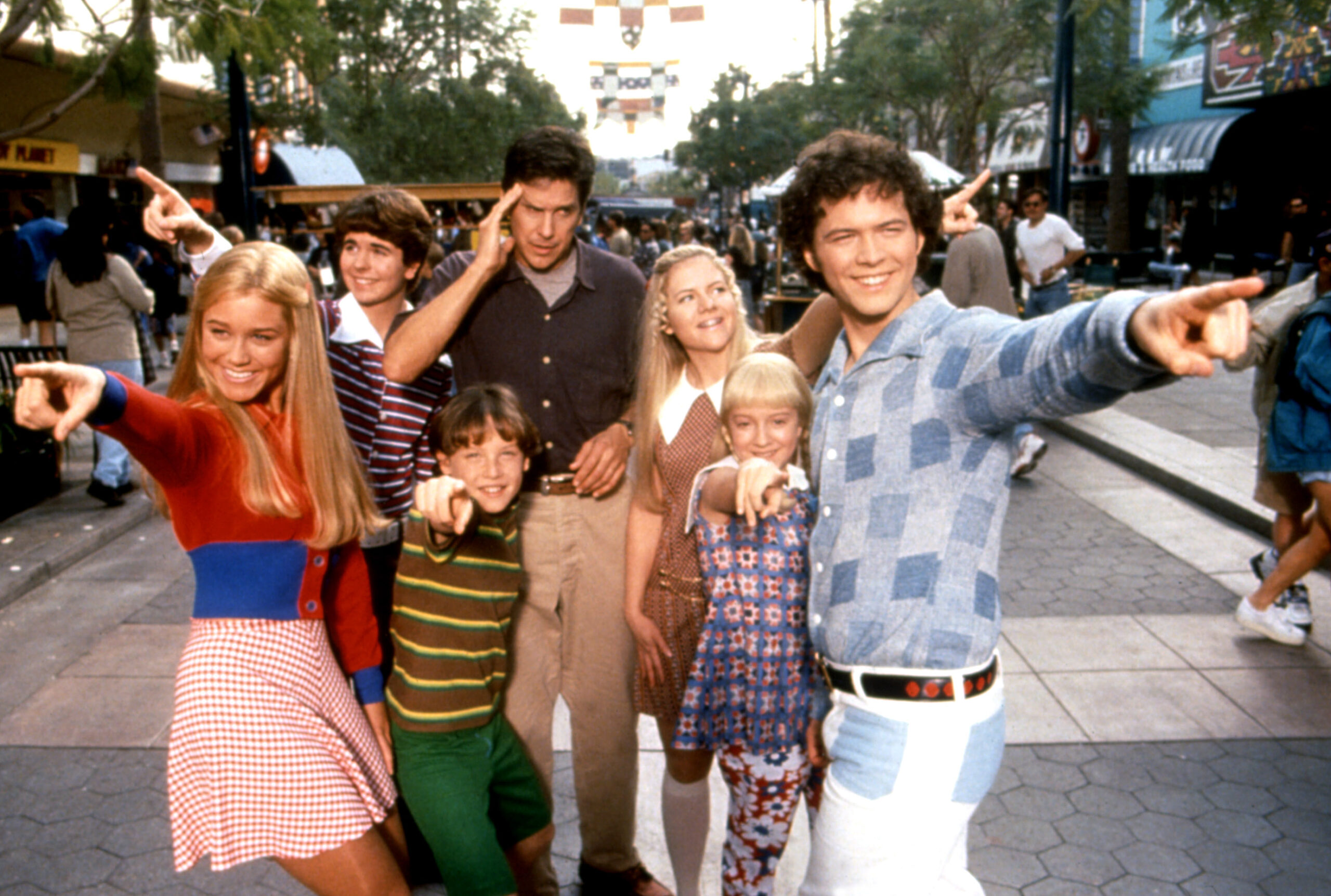 A VERY BRADY SEQUEL, Christine Taylor, Jesse Lee, Paul Sutera, Tim Matheson, Jennifer Elise Cox, Olivia Hack, Christopher Daniel Barnes, 1996, 