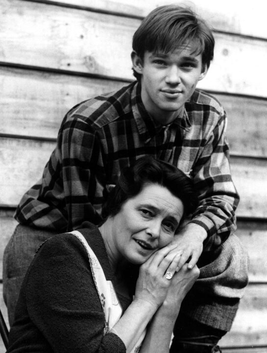 THE WALTONS, 1972-81, Patricia Neal, Richard Thomas, episode "The Homecoming-A Christmas Story" aired 12/19/71