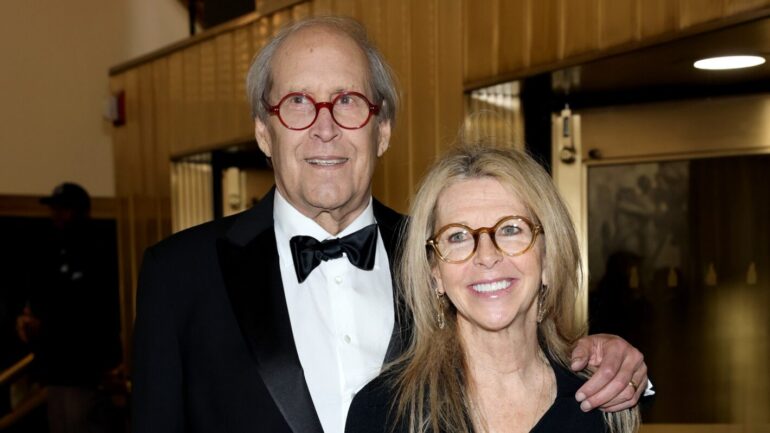 NEW YORK, NEW YORK - FEBRUARY 16: (L-R) Chevy Chase and Jayni Chase attend SNL50: The Anniversary Special on February 16, 2025 in New York City.