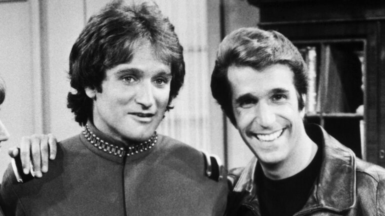 Robing Williams and Henry Winkler in 'Happy Days'
