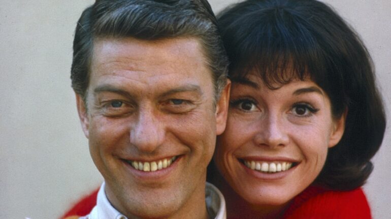 Dick Van Dyke and Mary Tyler Moore on 'The Dick Van Dyke Show'