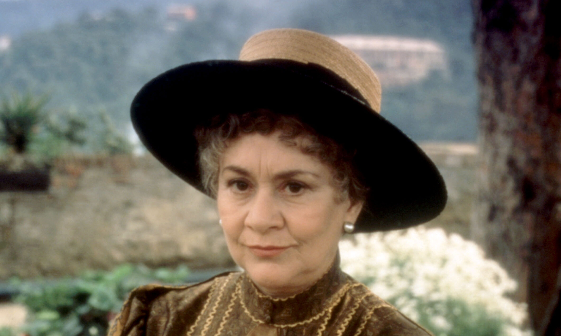 ENCHANTED APRIL, Joan Plowright