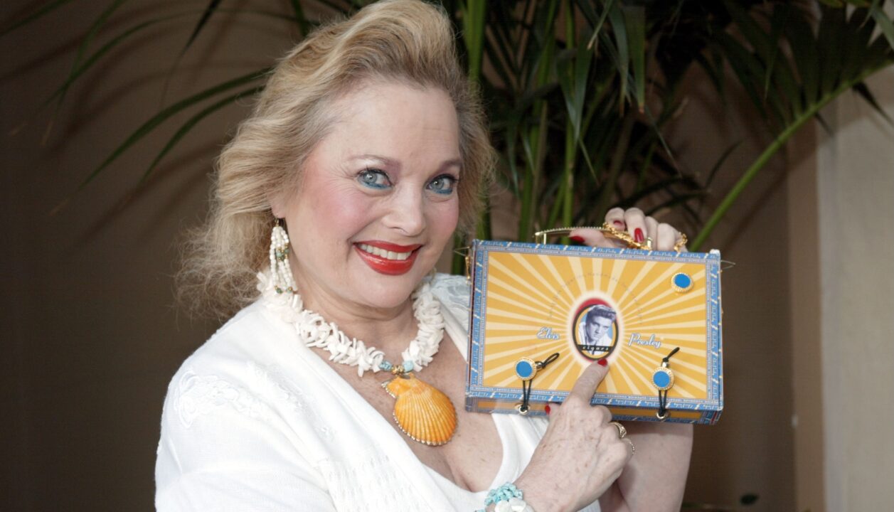 BEVERLY HILLS, CA - AUGUST 7: Composer Carol Connors attends the Hollywood Radio and Television Society Newsmakers Luncheon on August 7, 2002 in Beverly Hills, California. (Photo by Frederick M. Brown/Getty Images)