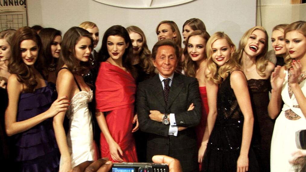 VALENTINO: THE LAST EMPEROR, Valentino Garavani (front, right of center), 2008.