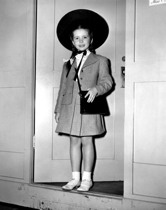 MEET ME IN ST. LOUIS, Margaret O'Brien, on-set, 1944