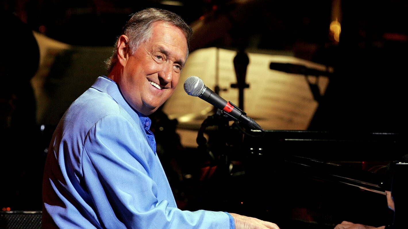 Neil Sedaka, Legendary Singer-Songwriter, Dies at 86: Carole King, Micky Dolenz, & More React