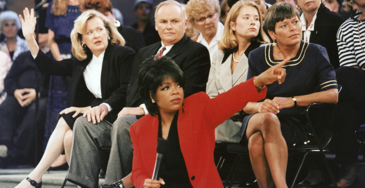 THE OPRAH WINFREY SHOW, Oprah Winfrey (front center), (1996), 1986-2011. photo: George Burns / ©Harpo Productions / Courtesy: Everett Collection