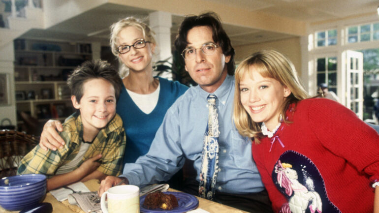 LIZZIE MCGUIRE, Jake Thomas, Hallie Todd, Robert Carradine, Hilary Duff