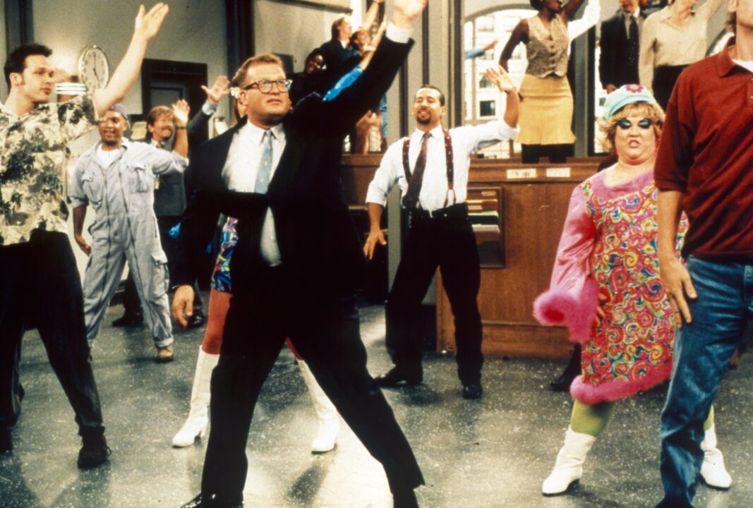 THE DREW CAREY SHOW, from left: Diedrich Bader, Drew Carey, Kathy Kinney, Ryan Stiles, 1995-2004. © ABC / Courtesy Everett Collection