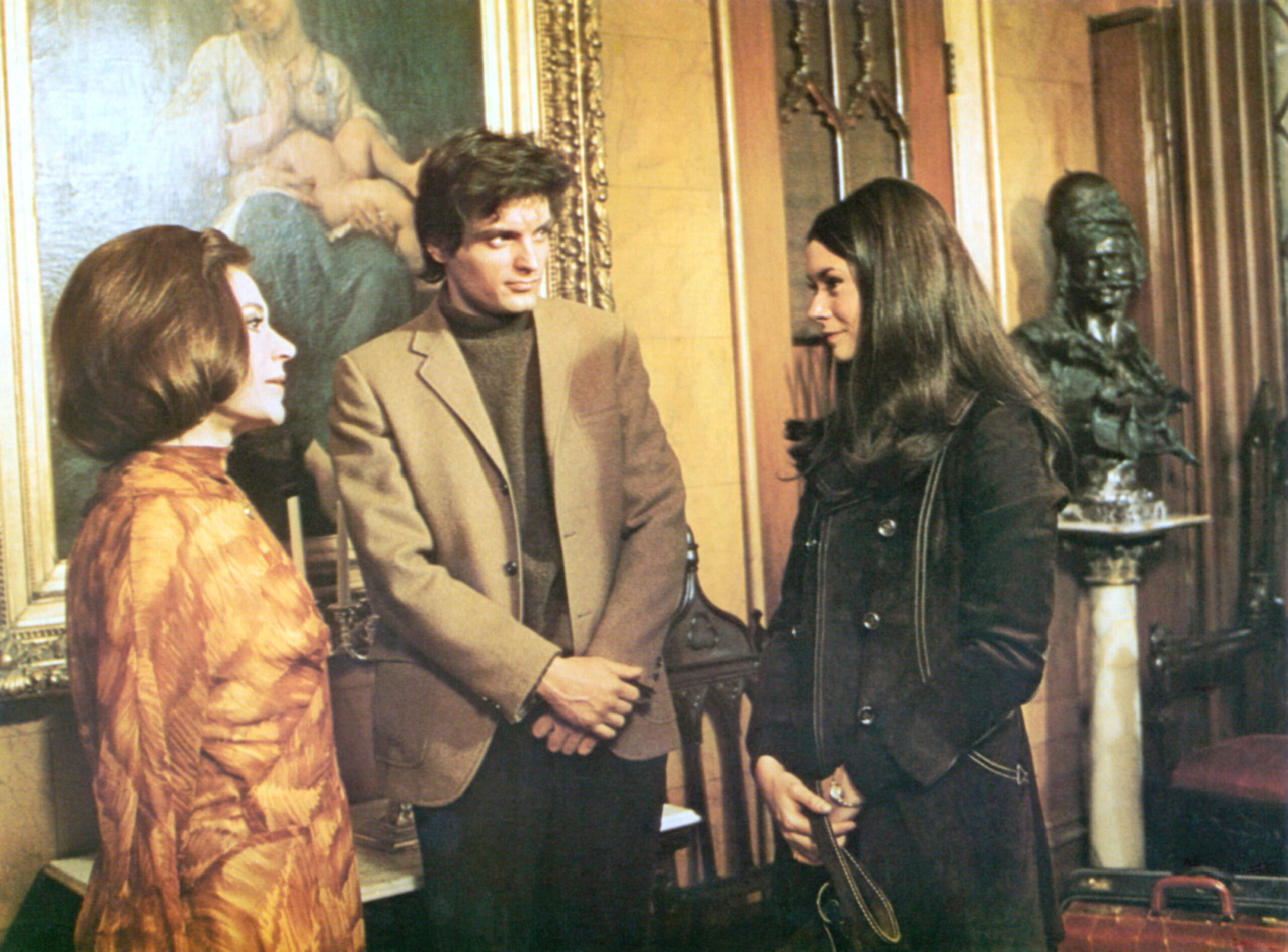 NIGHT OF DARK SHADOWS, Grayson Hall, David Selby, Kate Jackson, 1971