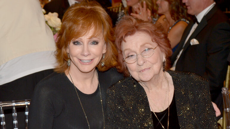 Reba McEntire and her mom Jacqueline Smith