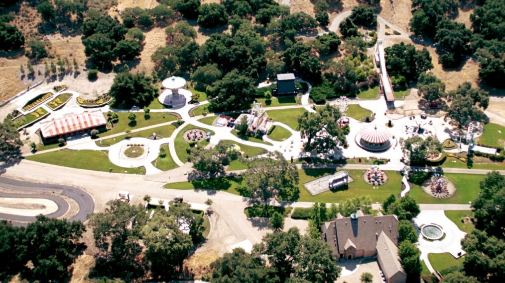 391113 09: An aerial of singer Michael Jackson''s Neverland Valley Ranch June 25, 2001 in Santa Ynez, CA. (Photo by Jason Kirk/Getty Images)