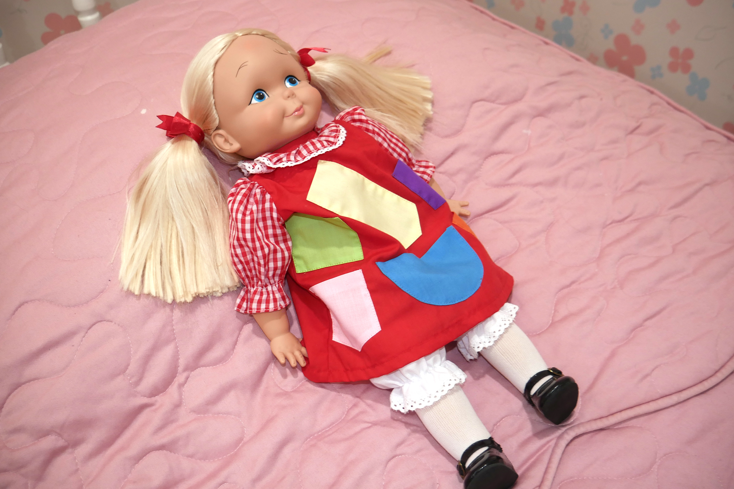 Brady Bunch House Easter Egg Kitty Doll