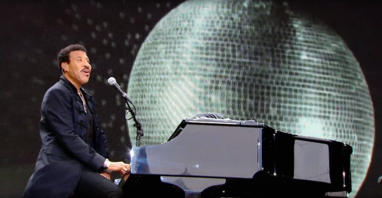 LIONEL RICHIE AT GLASTONBURY, Lionel Richie, Glastonbury Festival (June 28, 2015), 2019