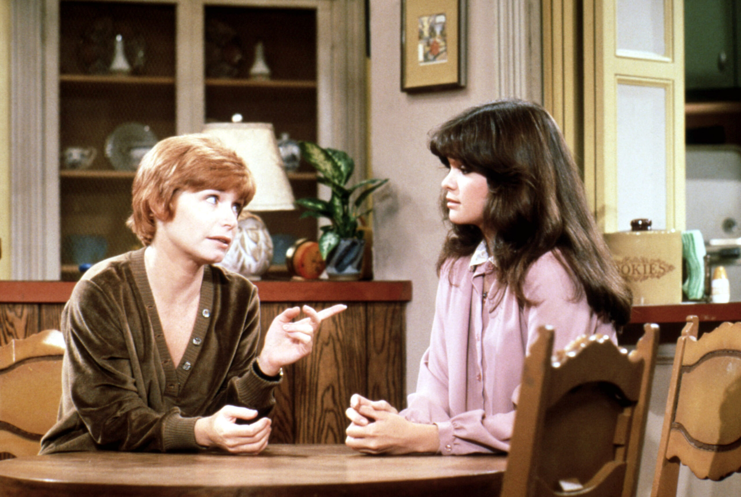 ONE DAY AT A TIME, Bonnie Franklin, Valerie Bertinelli, 1975-84