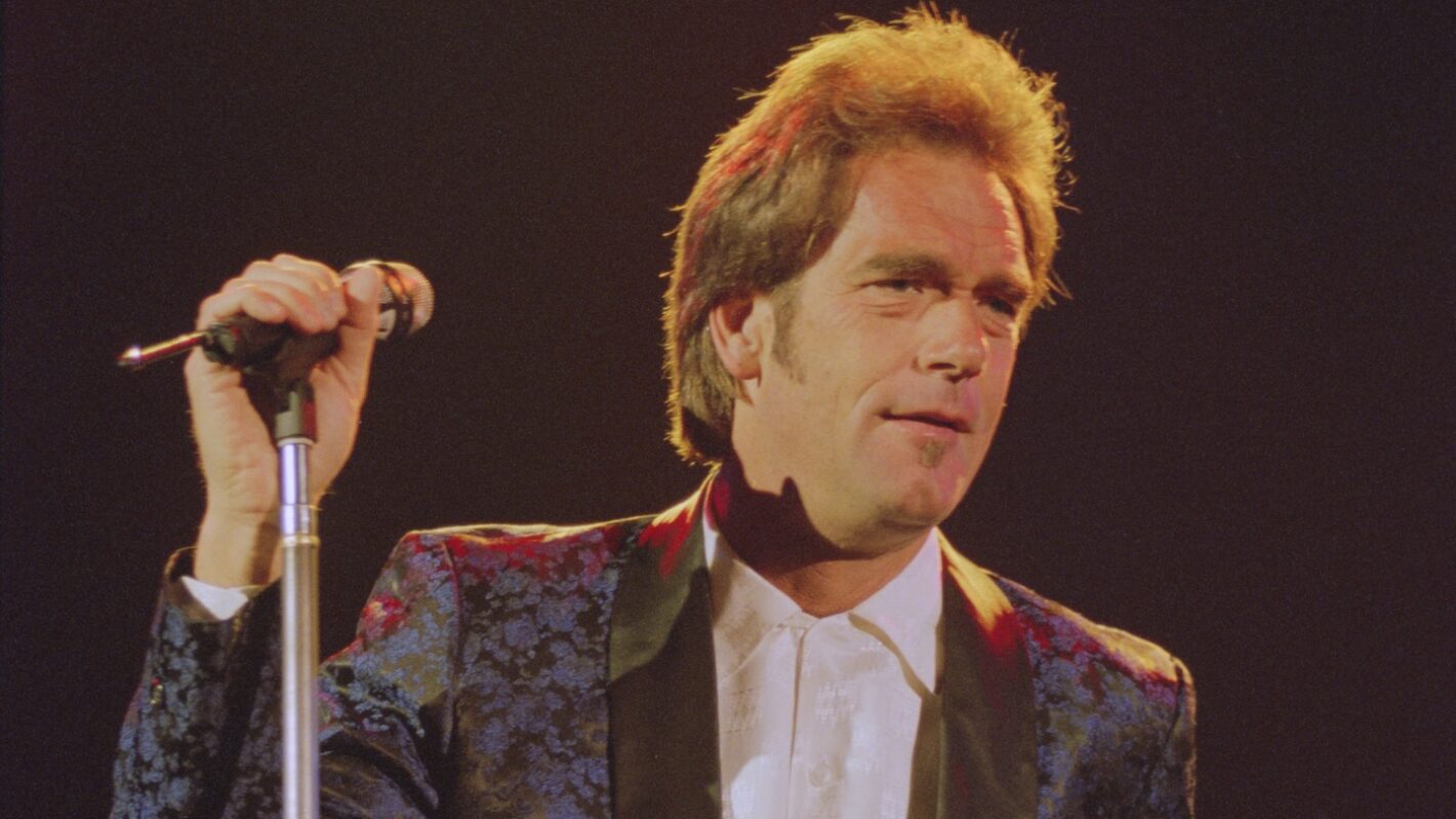 Huey Lewis Reveals He’s Done With Music After Going ‘Basically Deaf’